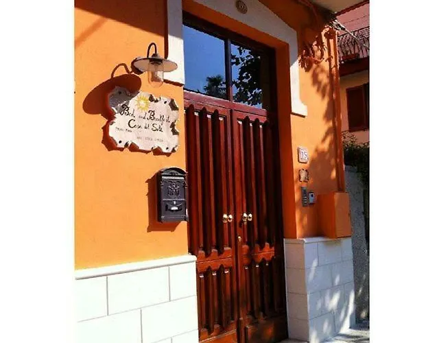 Casa Del Sole Accomodation Гостевой дом 4*