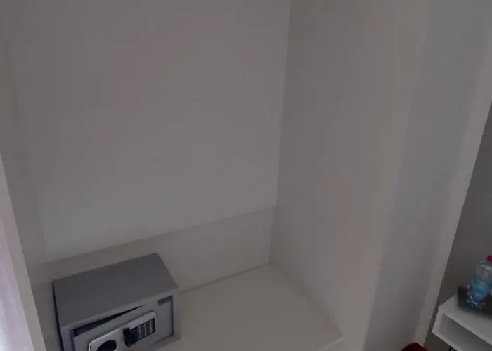 Casa Del Sole Accomodation ゲストハウス 4*