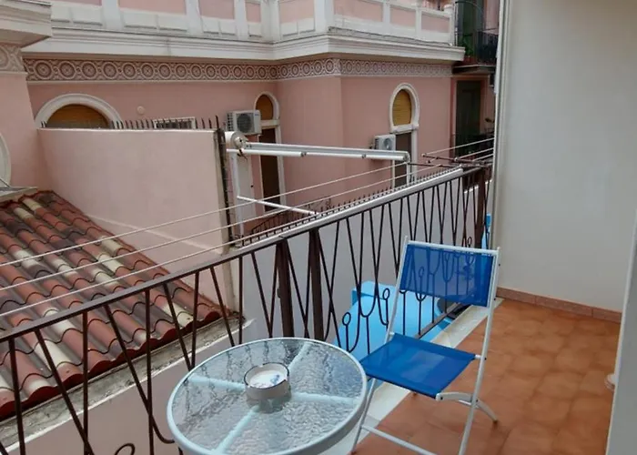 Casa Del Sole Accomodation ゲストハウス トロペーア